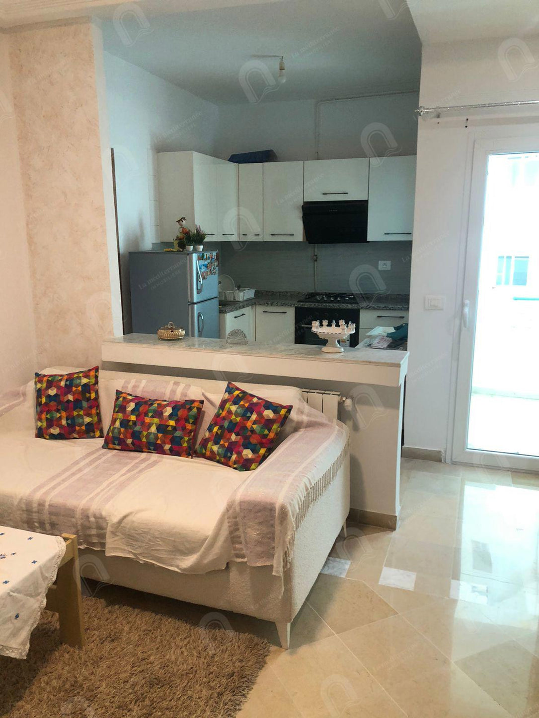 a louer un appartement s+1 a cité ennaser