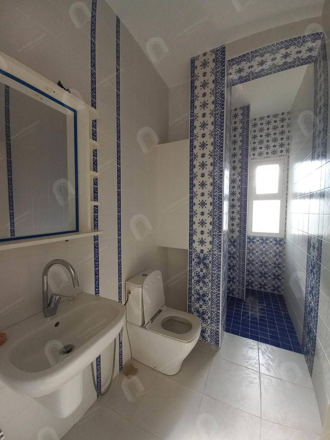 Appartement s+3 spacieux à Rades plage