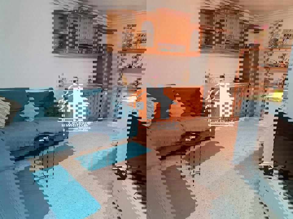 S+1 richement meublé au RDJ à Ennasr 2