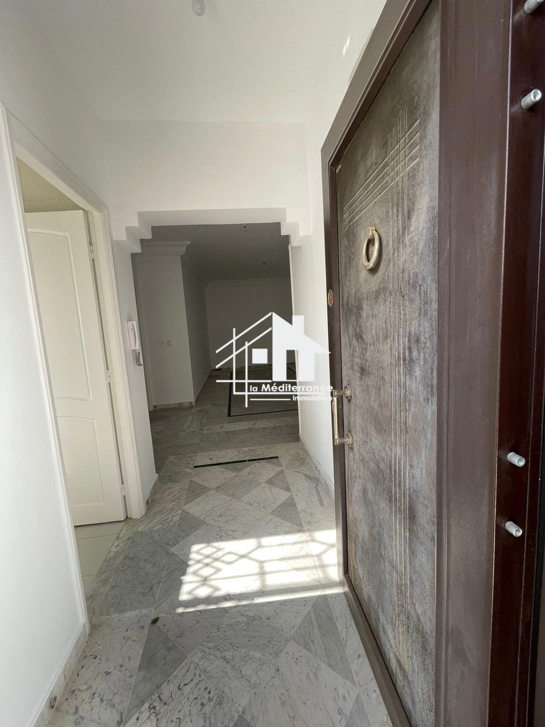 A louer S+1 a ennaser 2