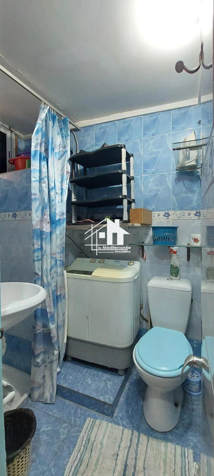 A louer appartement S+1 meublé à place Barcelone, Tunis