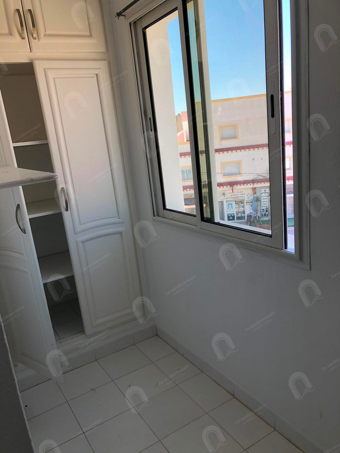 à louer un appartement s+4 aux jardins d'el menzah 1