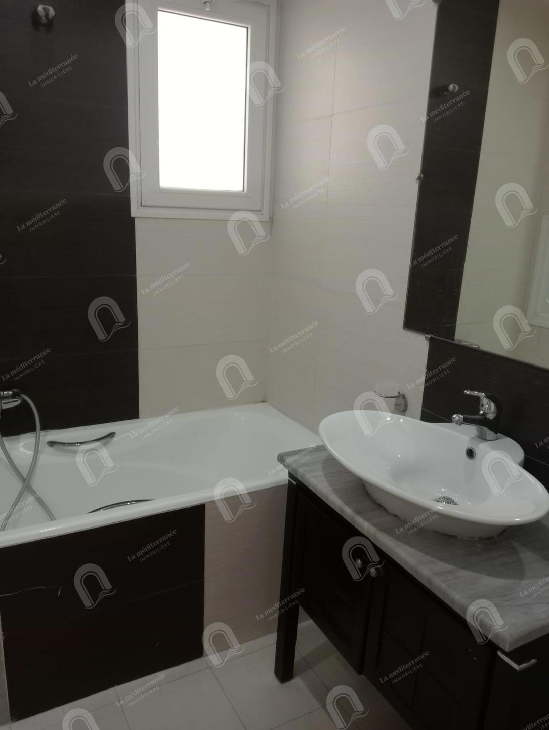 à vendre un appartement s+2 aux jardins d'el menzah 2