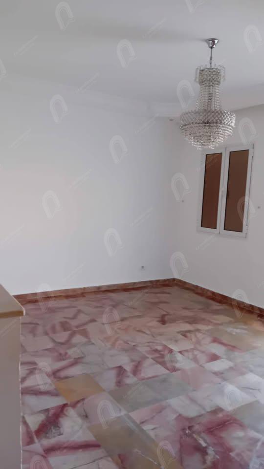 A louer un appartement S+2 situé au 2éme étage à manouba  cité ben younes