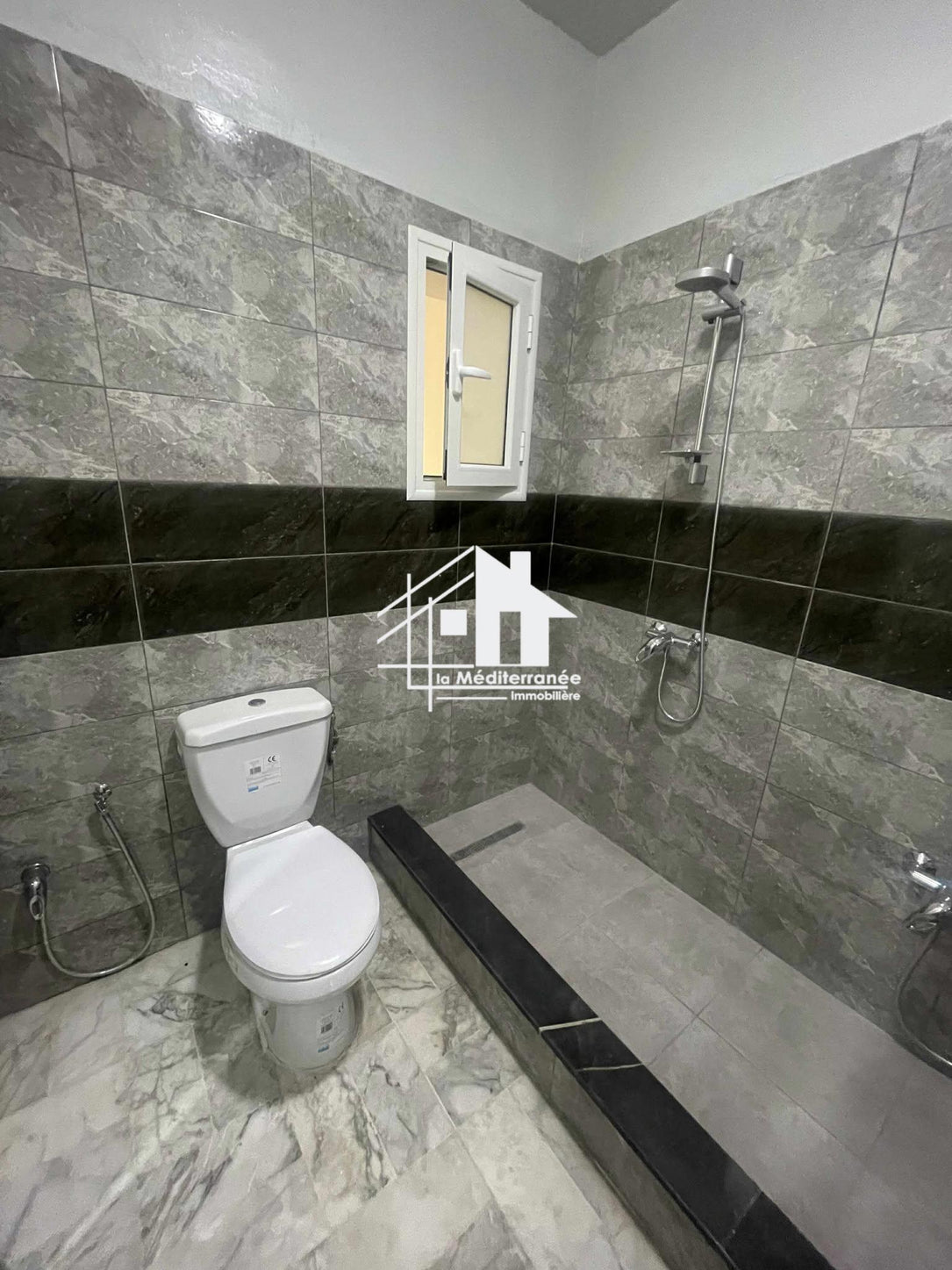 Appartement s2 rdc à Ezzahra
