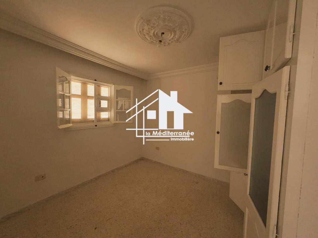 A louer étage de villa S+2 à khaznadar