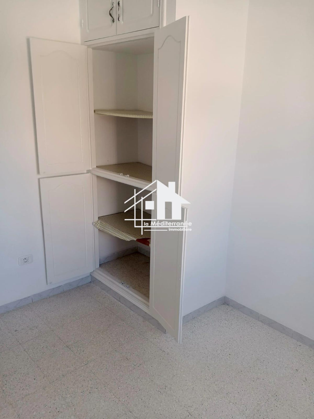 A louer étage de villa S+1 à manouba