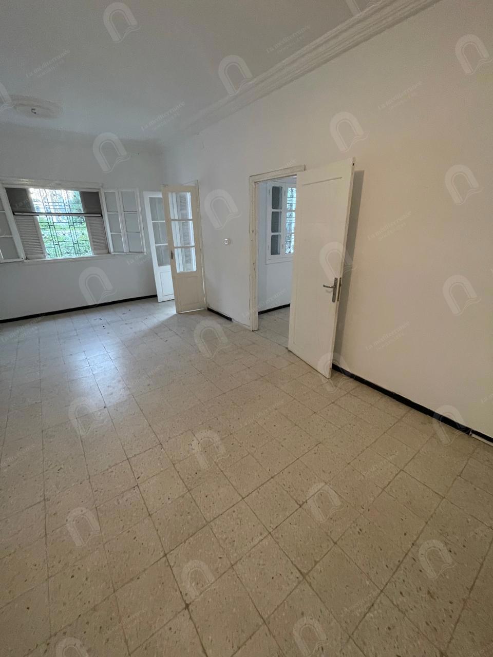 A louer une villa S+4 indépendante au bardo lahneya