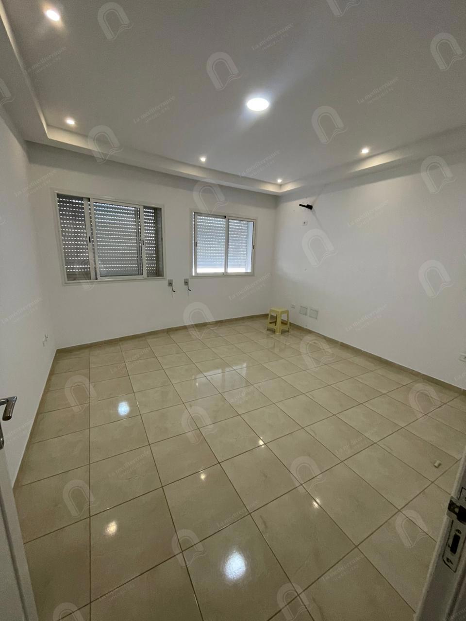 A louer un etage de villa s+2 a Boumhal Bassatine