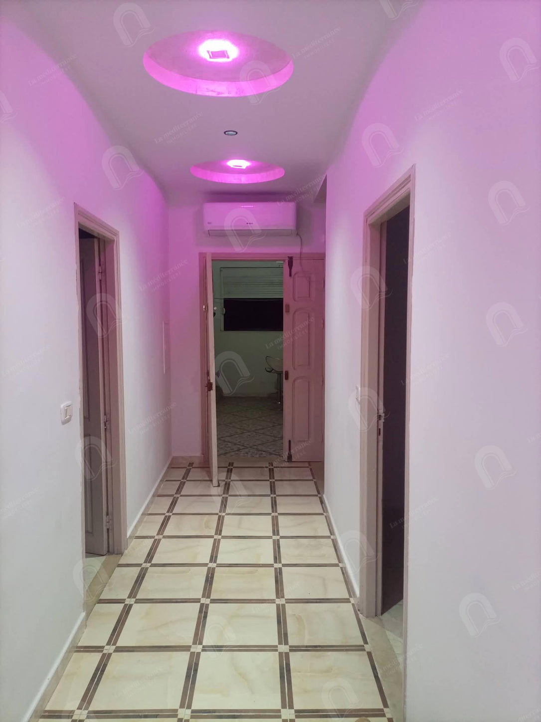 A louer appartement S+2 meublé au centre ville