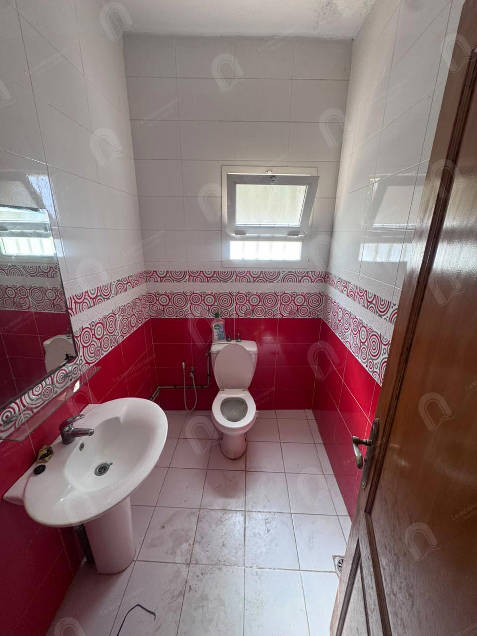 A louer un grand rez-de-chaussée indépendant S+4 au bardo cité skik