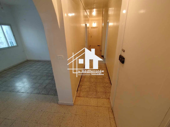 a louer appartement s+3 à cité de banque denden