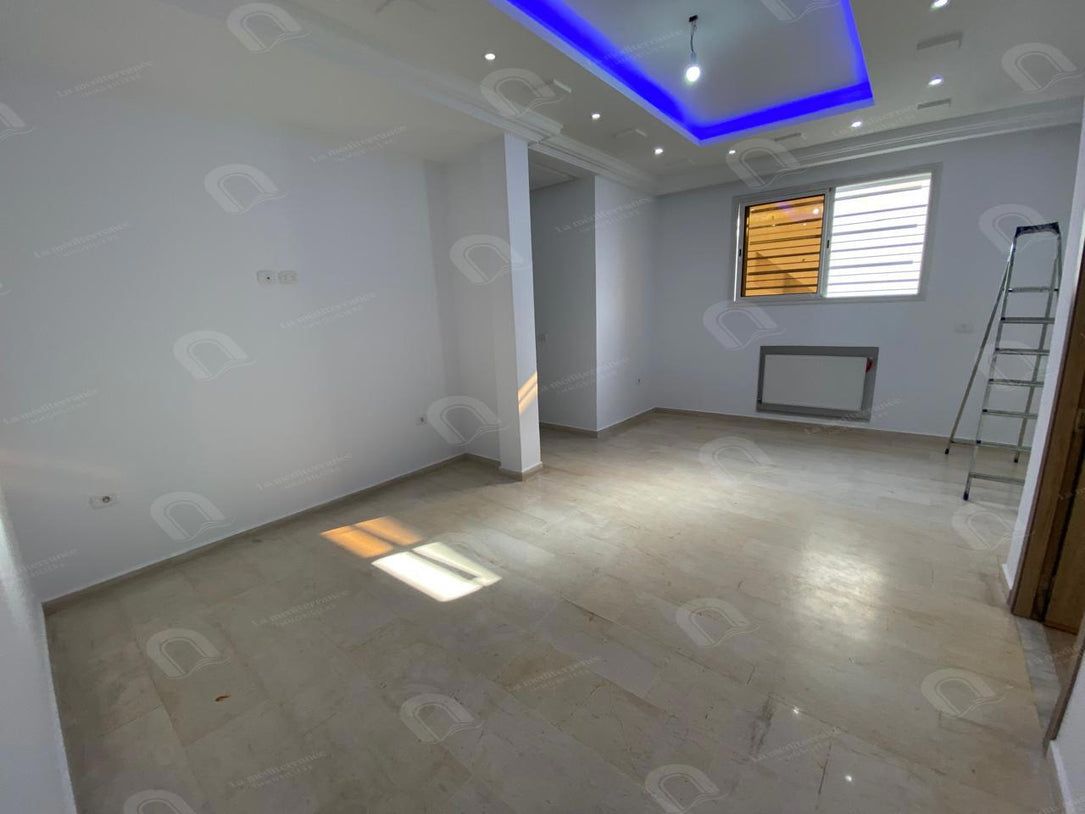 A louer appartement s2 hst à Khaznadar