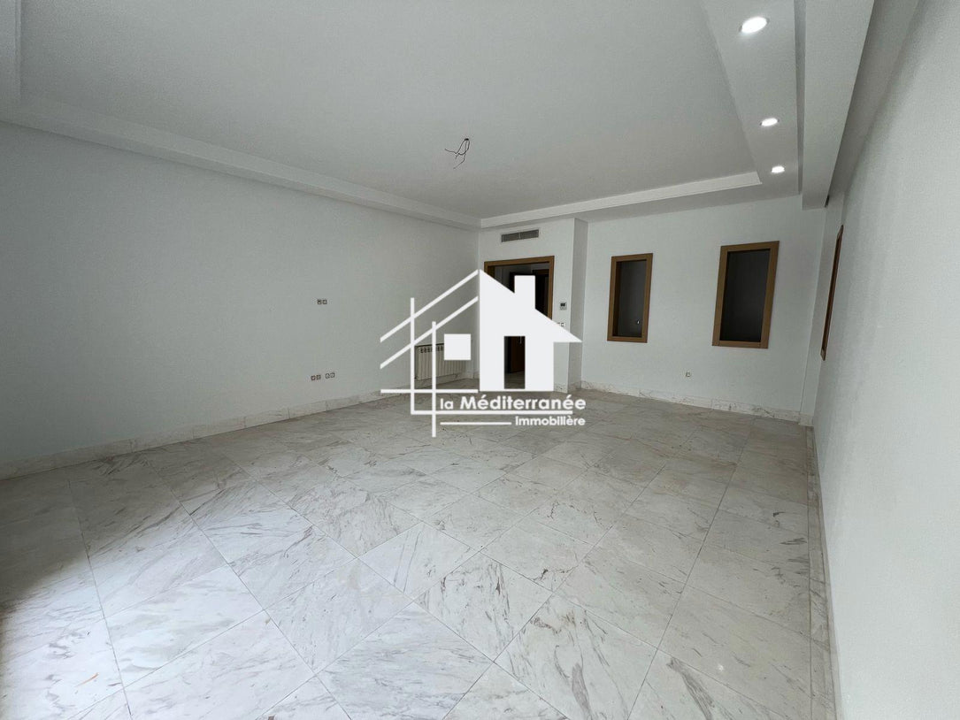 A louer appartement S+3 à la Soukra