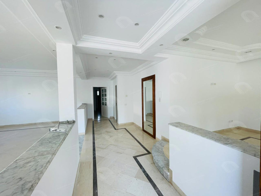 À louer Etage de villa au rdc à Jardin de l'Aouina