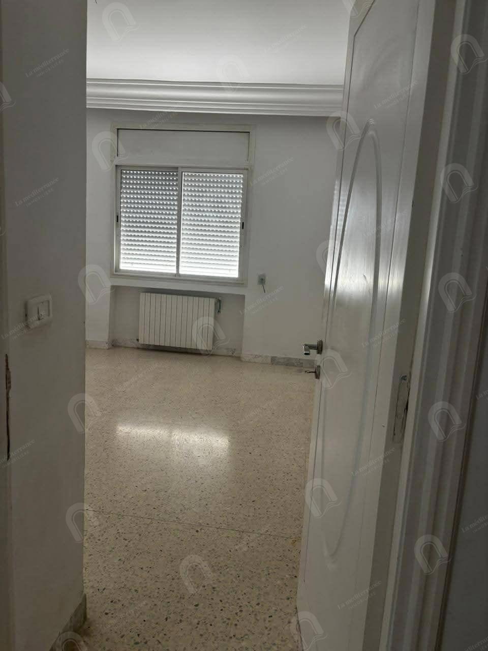 A louer un appartement s+2 à Manar 1