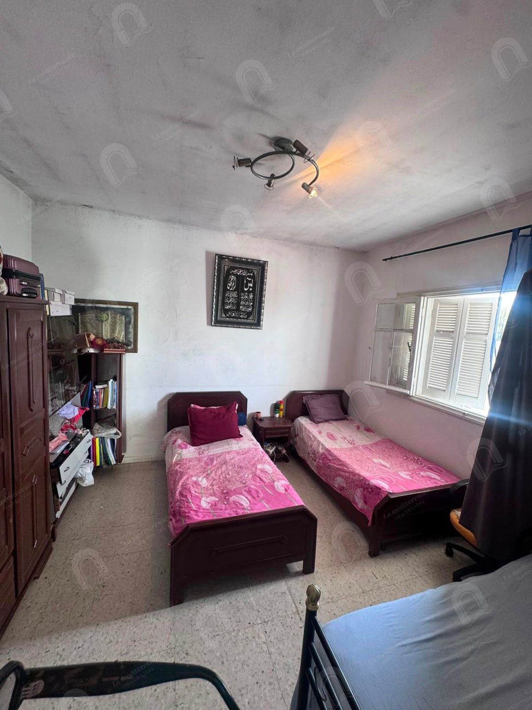 A vendre une villa d'angle sur deux niveau