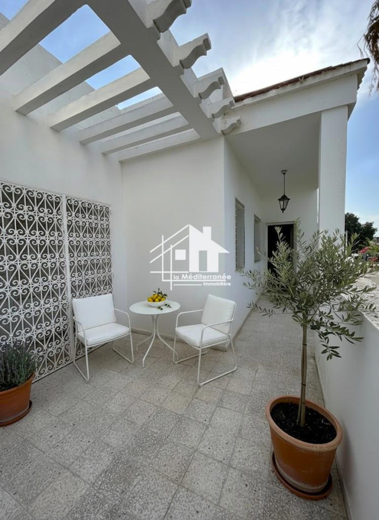A louer une villa s+5 meublée à sidi Daoued