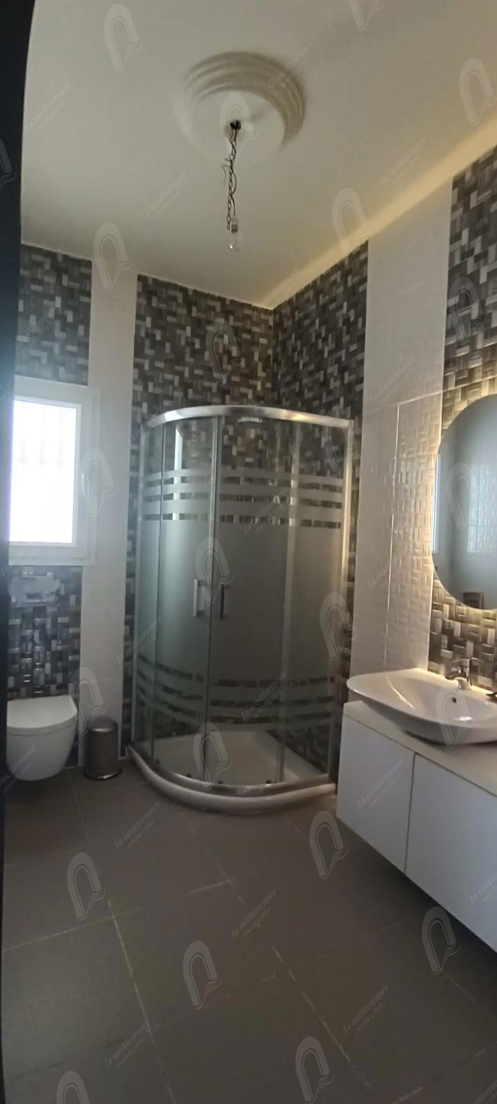 Villa a louer a la soukra chotrana 3 s+3 3500