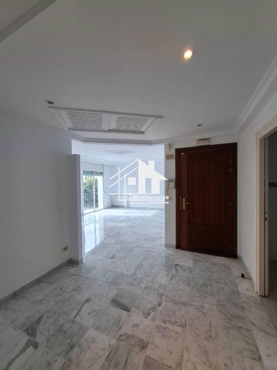 A louer appartement S+3 haut standing Manar 2