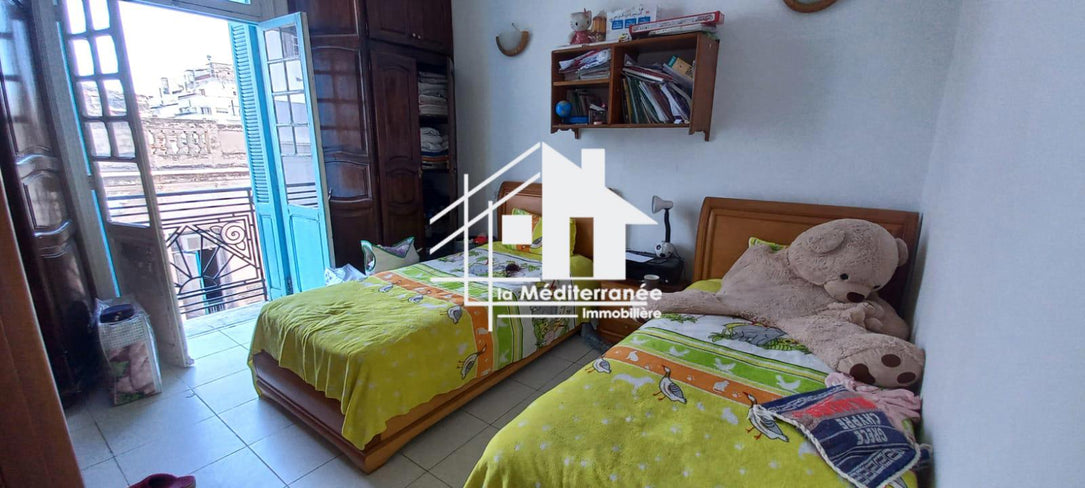 A vendre appartement S+3 au centre ville, tunis