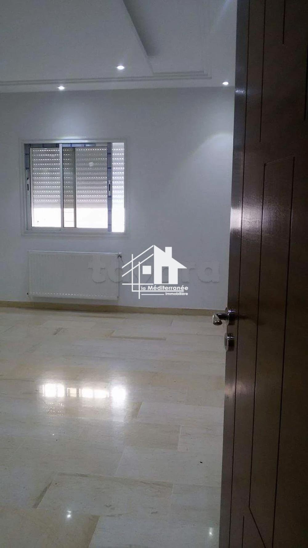 A louer Appartement S+2 hst au bardo cité skik