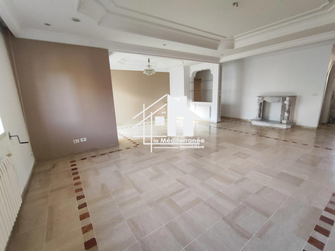 A louer un grand s+3 à la soukra