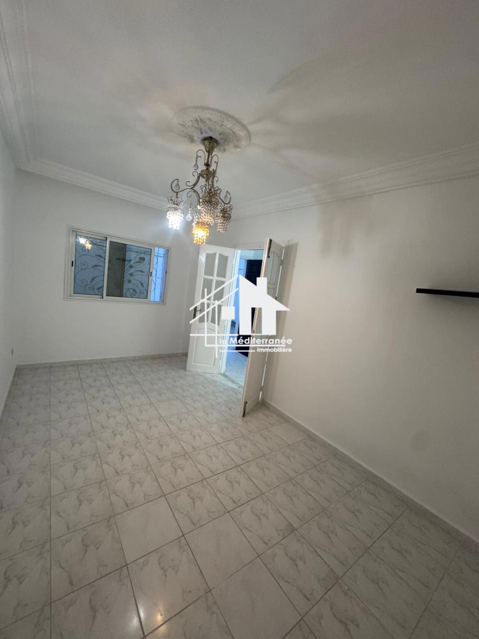 A louer un étage de villa S+2 Rdc au bardo
