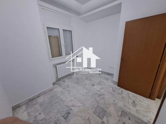 A louer appartement S+3 au Lac 2