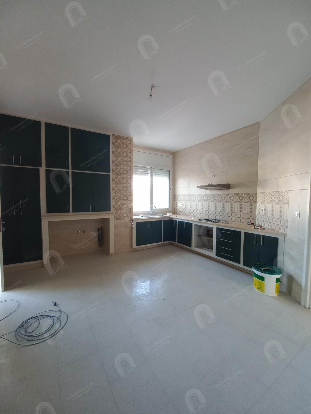 Appartement s+3 spacieux à Rades plage