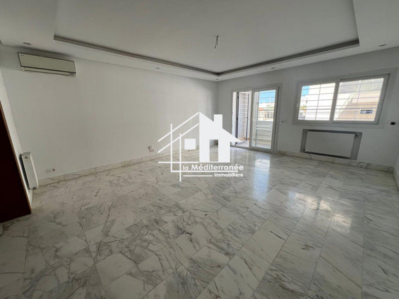 Appartement S+3 vide aux jardins de carthage