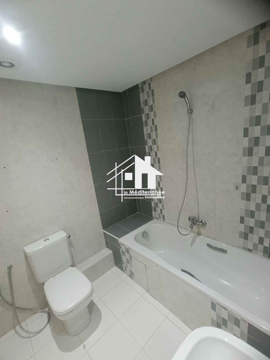 à vendre un appartement s+2 à medina jdida