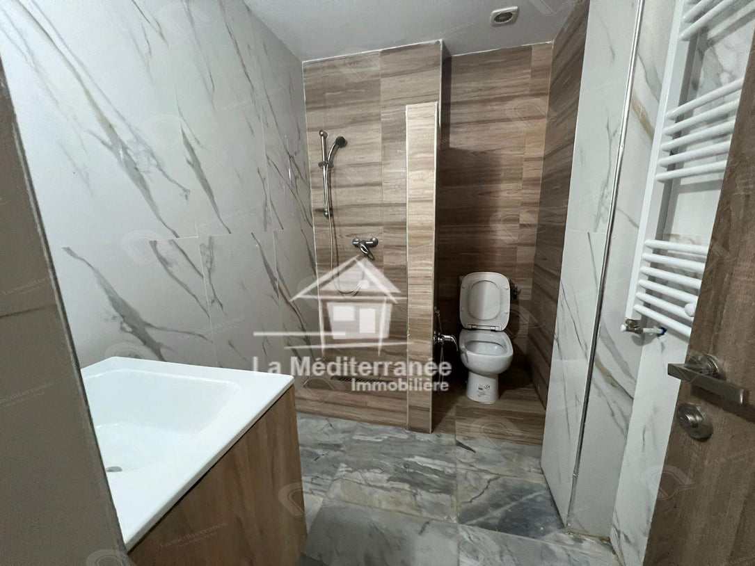 A vendre appartement S+2 hst au bardo