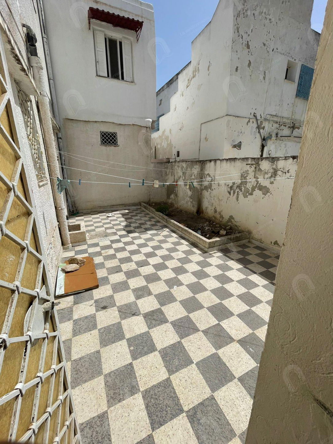 A louer un étage de villa S+3 meublé au bardo