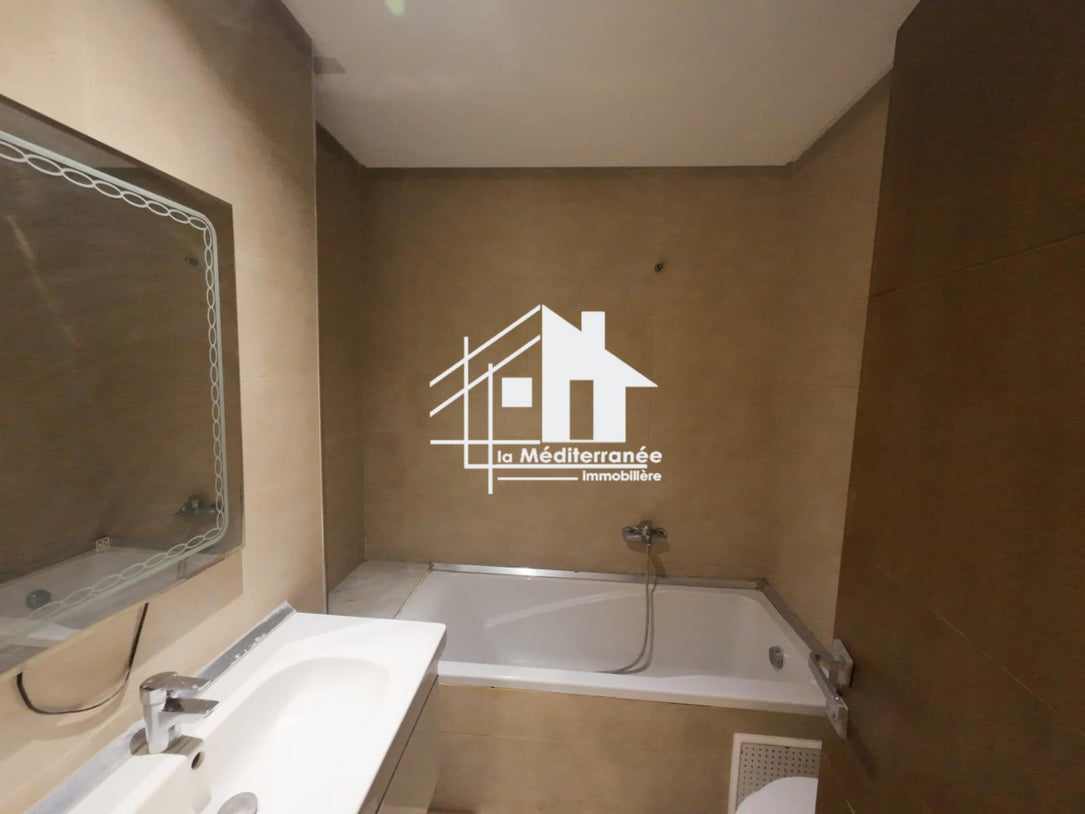 A vendre appartement S+3 HST à Manouba