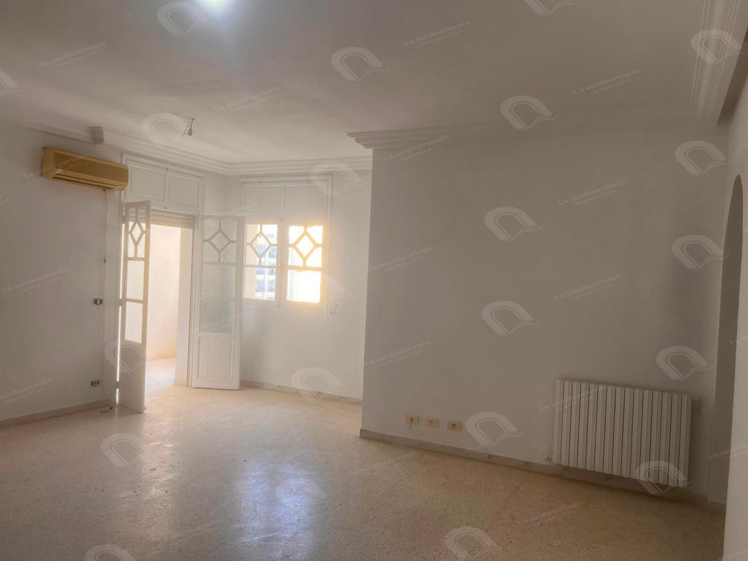 Appartement S+3 à Ain zaghouen