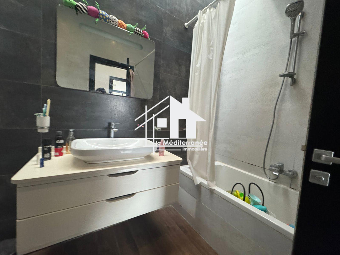 Un magnifique Appartement S+3 à La Marsa Stade