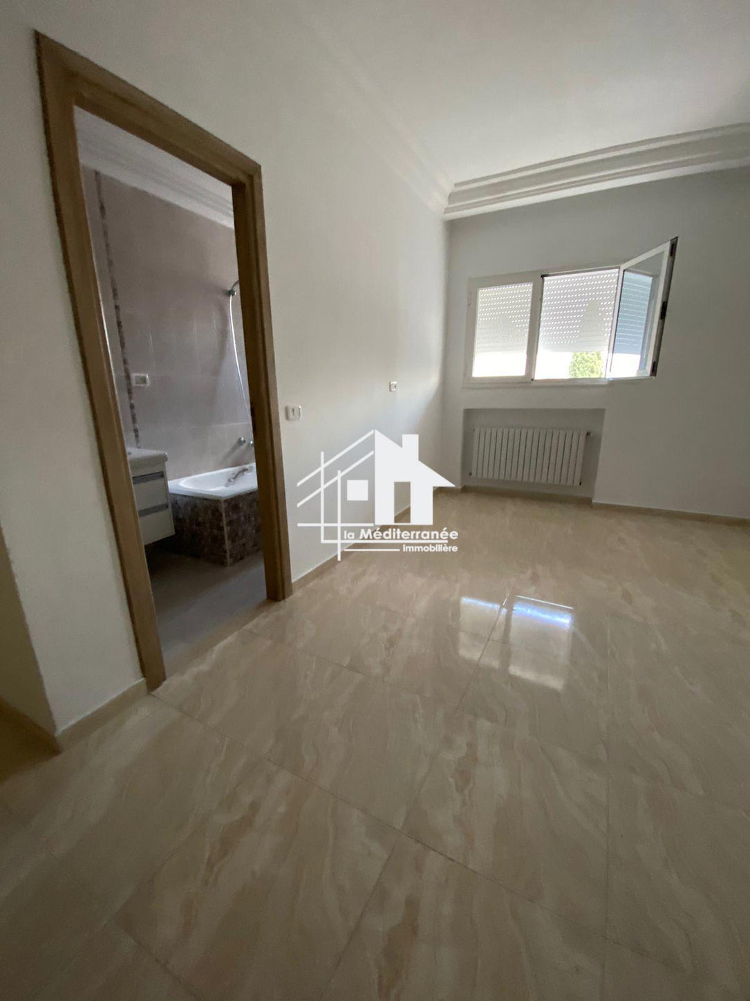 A louer étage de villa s+3 jamais habité à manouba