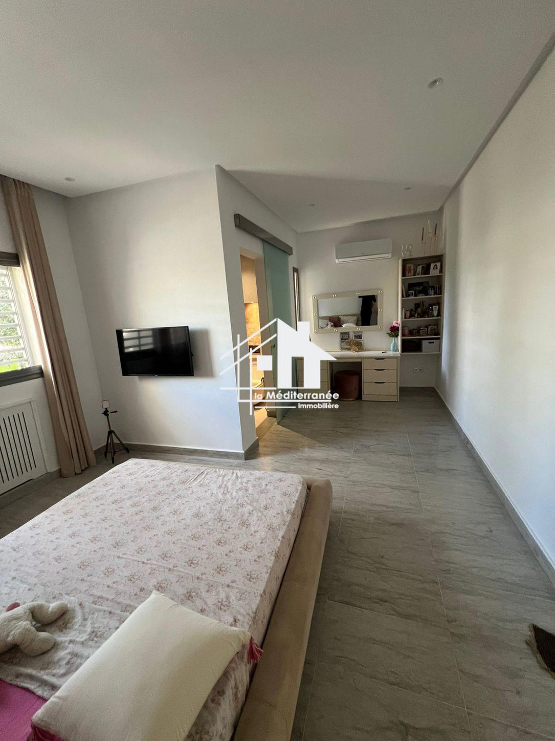 A vendre une luxueuse villa plain pied à la soukra