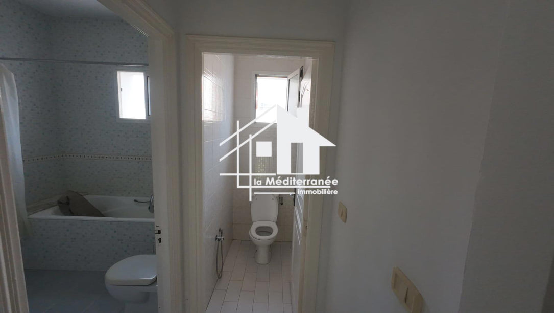 A louer étage de villa S+3 au bardo