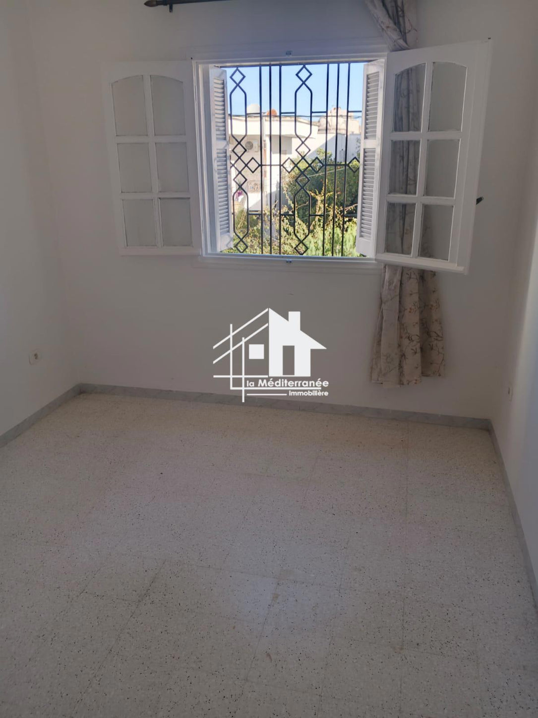 A louer étage de villa S+1 à manouba