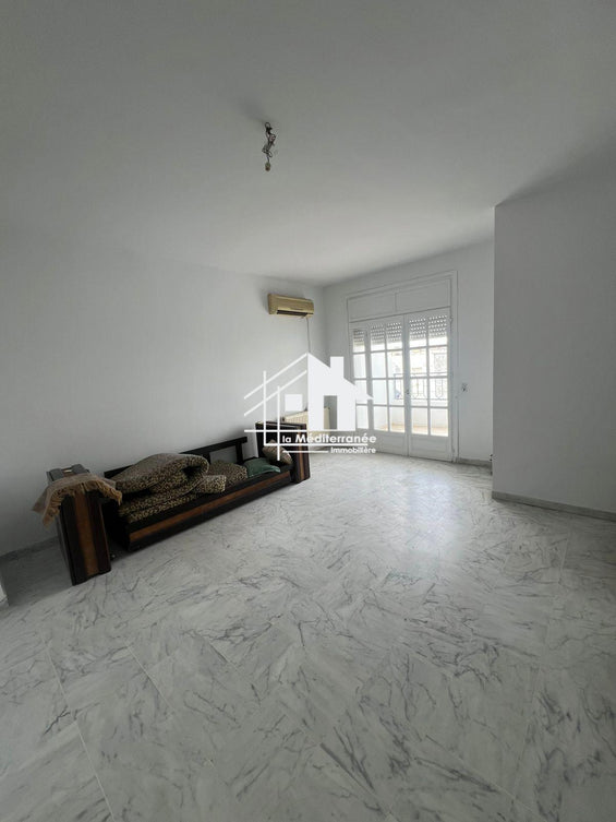 A louer S2 à résidence Eyles