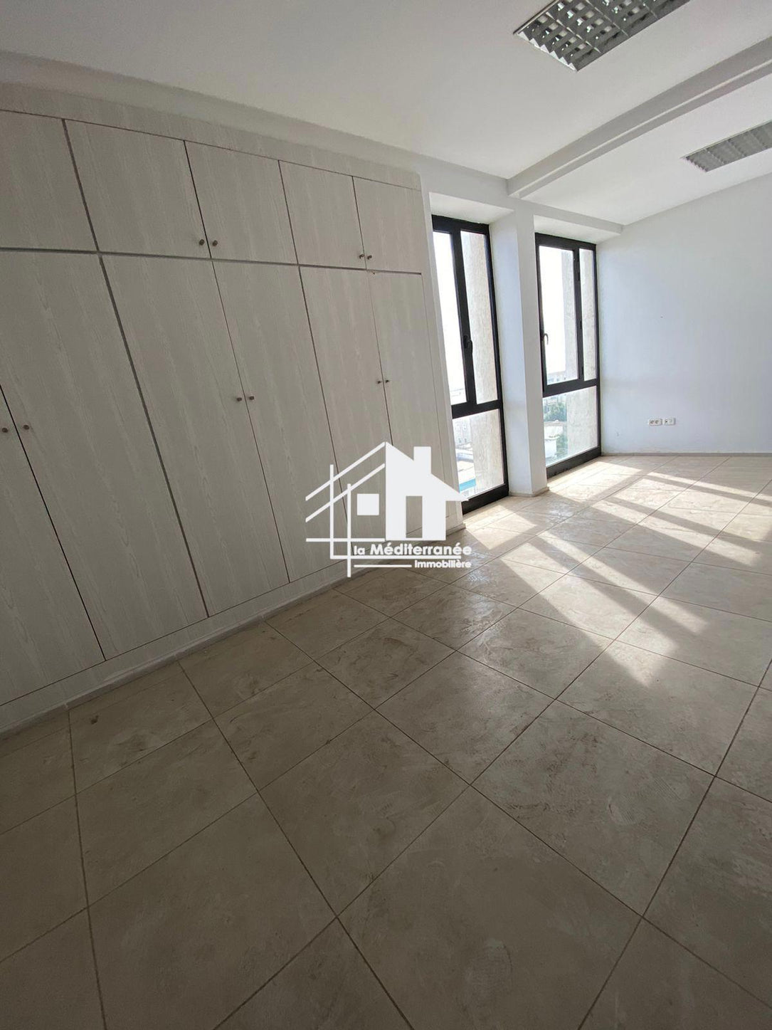 A vendre Bureau H+1 au bardo avenue hbib borguiba