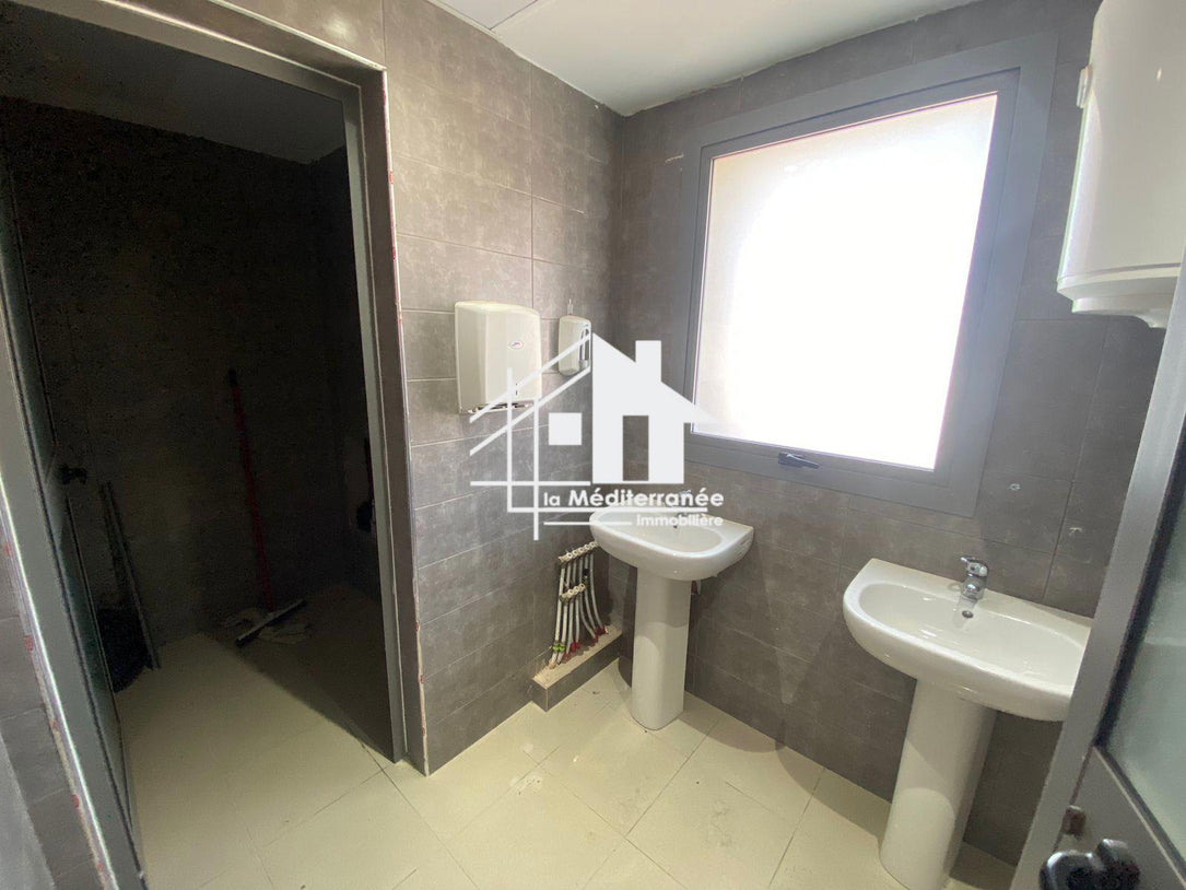 a vendre un depot au lac 3