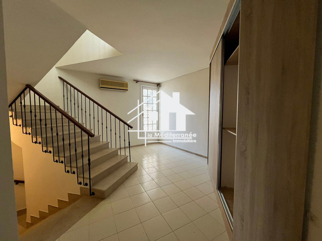 A louer duplex s+3 à la Marsa