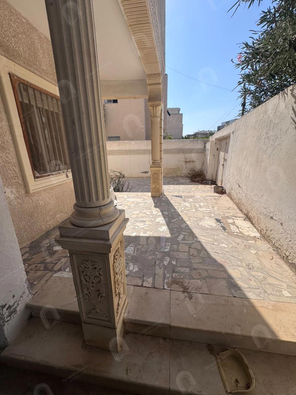 A louer un grand rez-de-chaussée indépendant S+4 au bardo cité skik