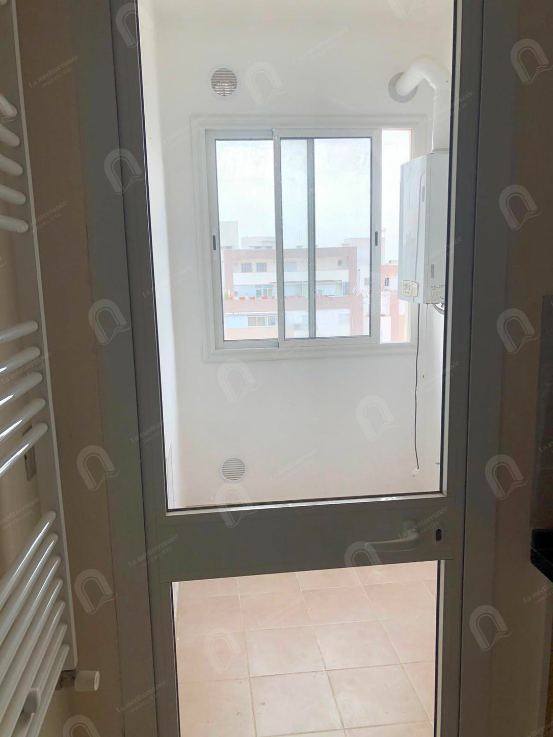 A vendre  un appartement s+3 à  menzah 9c