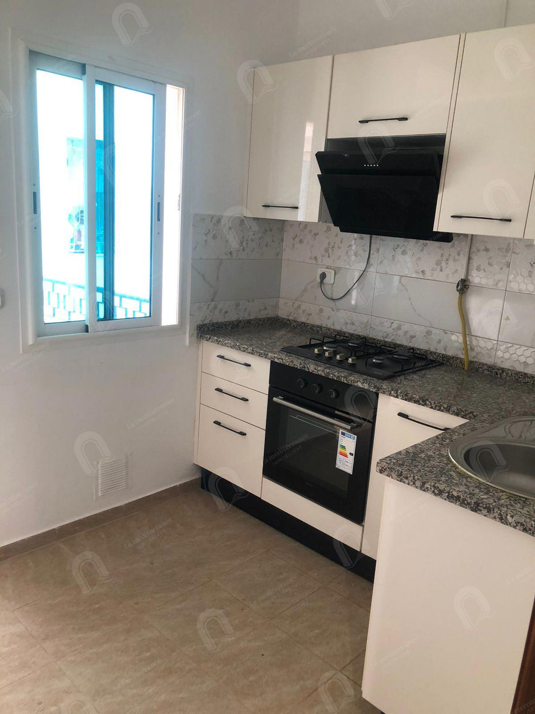 à louer un appartement s+1 à cité ennasr