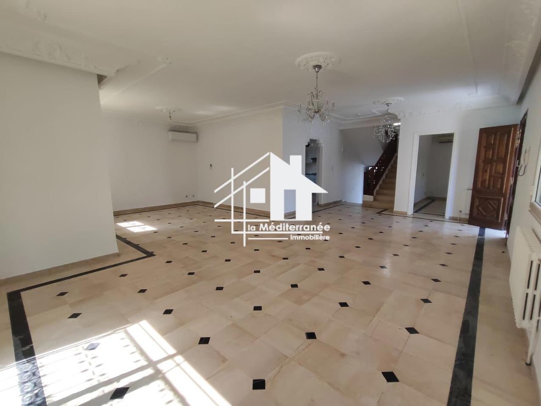 A louer une villa indépendante aux berges du lac 1