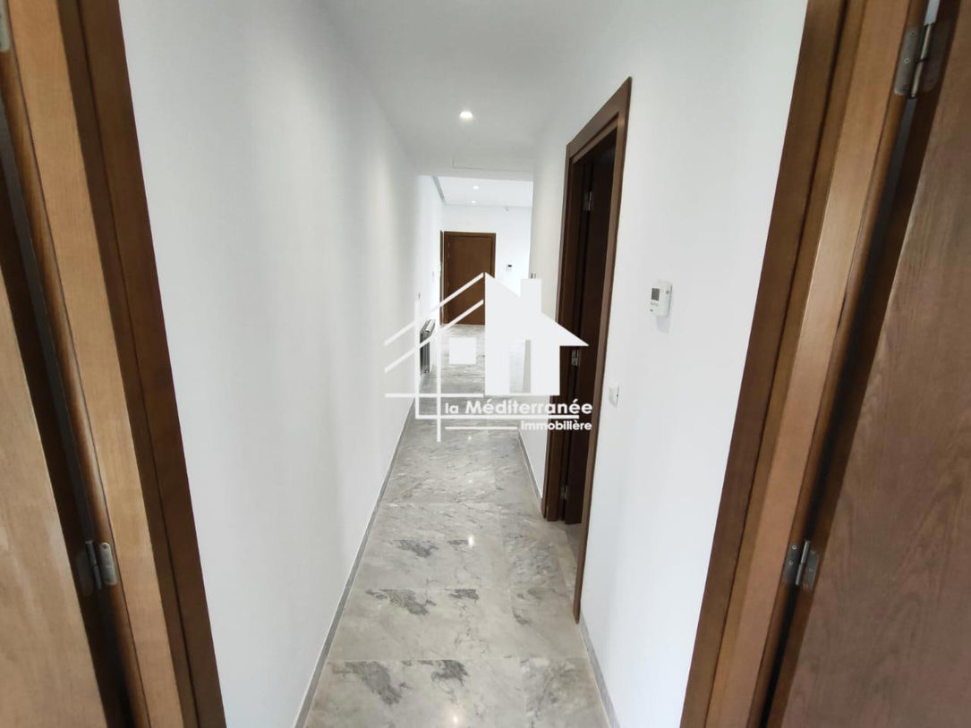 A vendre S+2 neuf a Chotrana 3